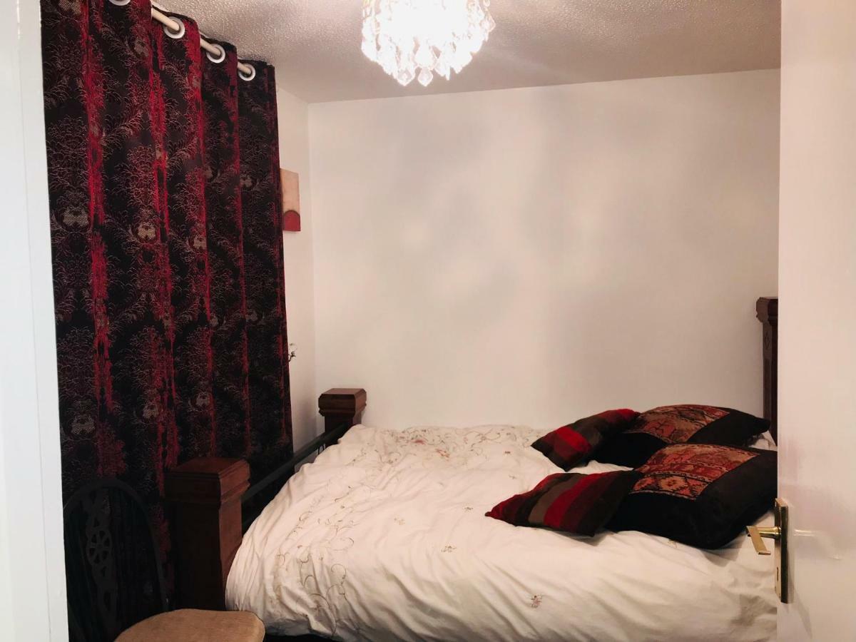 Modern Cosy Room With Private Bathroom Harrow Luaran gambar